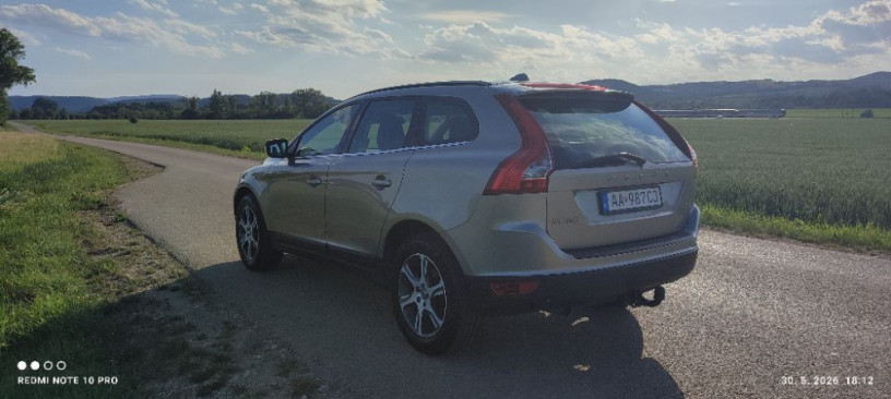 volvo-xc60-d4-momentum-120kw163hp-m6-big-3
