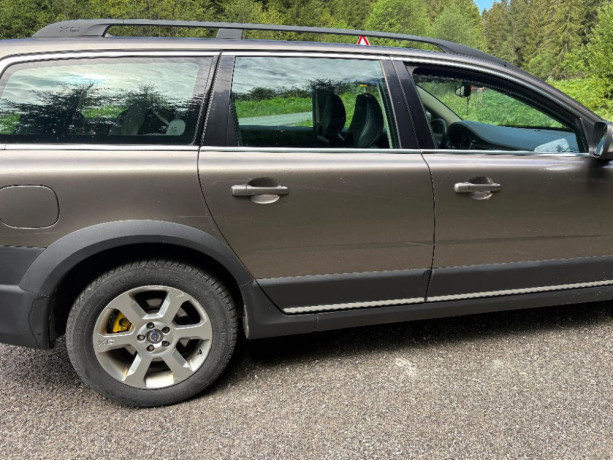 volvo-xc70-xc-70-d5-awd-summum-geartronic-136kw185hp-a6-big-2