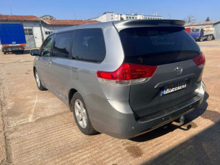 toyota-sienna-gsl-30-l