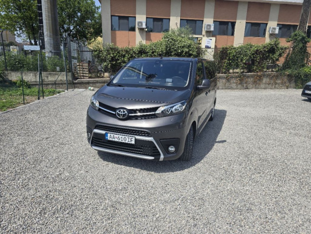 toyota-proace-verso-20-d-4d-9-miest-5d-8-st-automatic-big-0