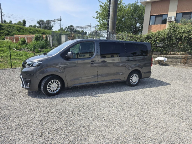 toyota-proace-verso-20-d-4d-9-miest-5d-8-st-automatic-big-1