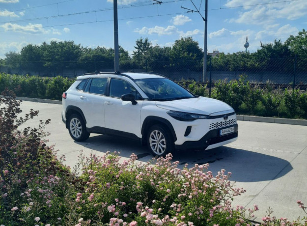 toyota-corolla-cross-big-2