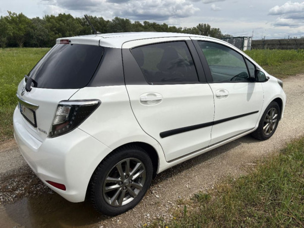 toyota-yaris-133-dual-vvt-i-style-73kw99hp-m6-big-0
