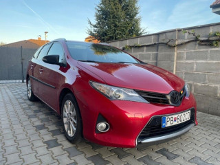 toyota-auris-16-touring-sport
