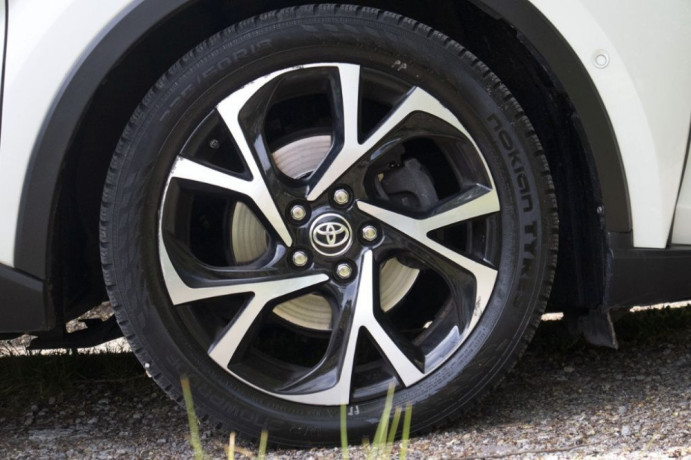 toyota-c-hr-20-hybrid-184k-selection-jbl-advanced-park-servis-toyota-big-3