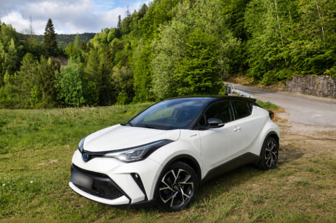 toyota-c-hr-20-hybrid-184k-selection-jbl-advanced-park-servis-toyota-big-2