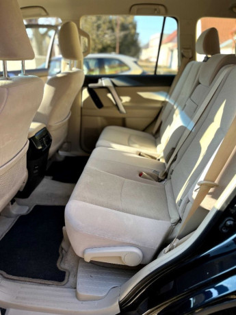 toyota-land-cruiser-28-legend-130kw-mozny-odpocet-dph-big-3