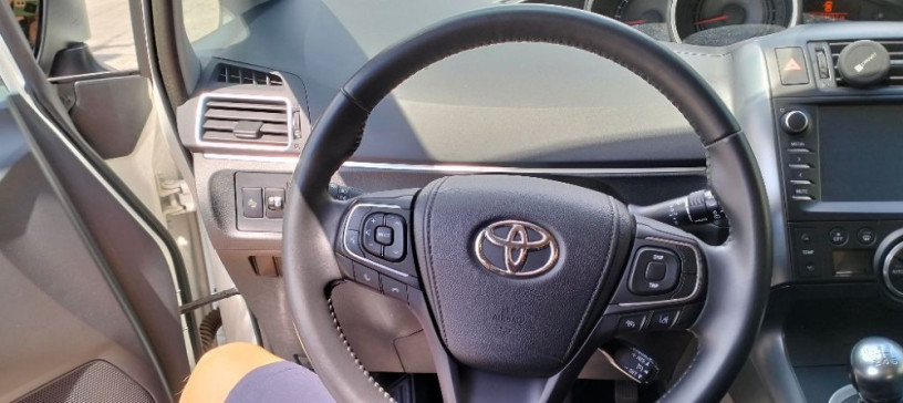 toyota-verso-18-i-7-miestne-84-846-km-rezervovane-big-3