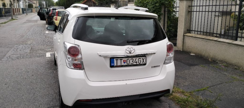 toyota-verso-18-i-7-miestne-84-846-km-rezervovane-big-1