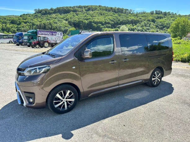 toyota-proace-verso-family-20-d-4d-180-l2-a8-130kw177hp-a8-big-2