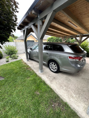 toyota-avensis-combi-20-d-4d-wg-s-big-1