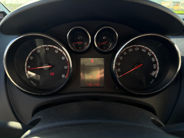 opel-meriva-14-garazovane-pravidelne-servisovane-big-1