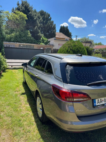 opel-astra-sport-tourer-16-cdti-70-kw-big-1