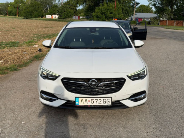 opel-insignia-st-16-cdti-136k-ss-innovation-at6-100kw136hp-a6-big-3