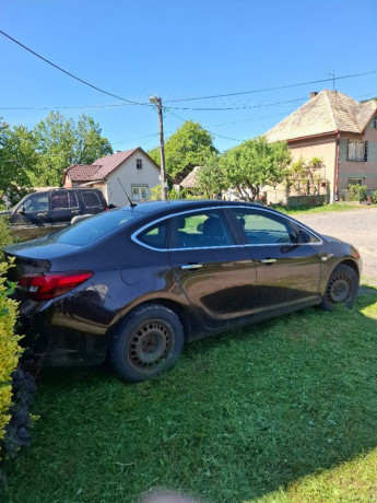 opel-astra-14-cosmo-74kw100hp-m5-big-0