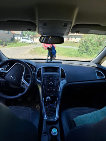 opel-astra-14-cosmo-74kw100hp-m5-big-1