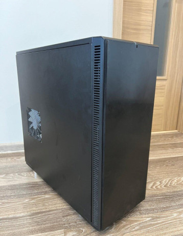 pc-skrinka-fractal-design-define-xl-r2-msi-b450-noctua-big-3
