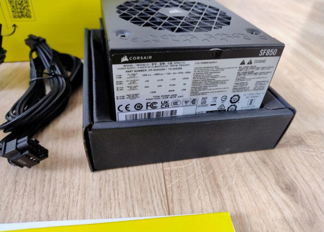 corsair-sf850-atx-31-pcie-51-platinum-big-2