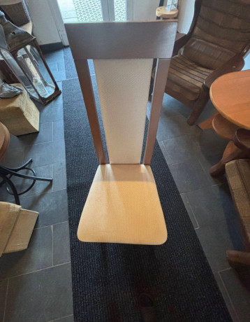 predam-rozkladaci-jedalensky-stol-a-4-calunene-stolicky-big-1