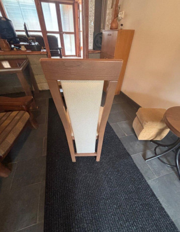 predam-rozkladaci-jedalensky-stol-a-4-calunene-stolicky-big-2