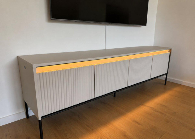 predam-komody-pod-tv-nove-big-0