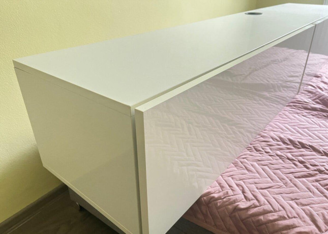 plavajuca-polica-pod-tv-big-2
