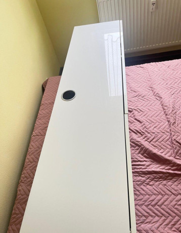 plavajuca-polica-pod-tv-big-1