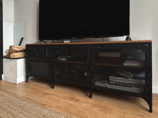 ikea-fjallbo-tv-skrinka-150-cm-kovdrevo