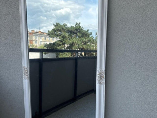 white-mirror-with-gold-details