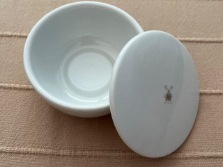 porcelanova-miska-muhle