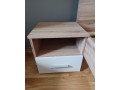 postel-s-nocnym-stolikom-small-2