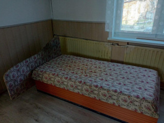 darujem-jednolozko-s-matracom-len-za-odvoz