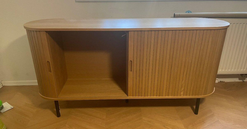 ovalna-skrinka-pod-tv-big-1