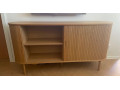 skrinka-pod-tv-s-posuvnymi-dverami-small-1