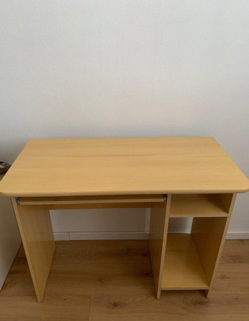 pisaci-stol-so-stolickou-big-1