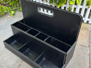 stylovy-kozenkovy-stolovy-organizer-cierny