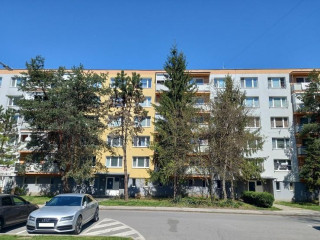na-predaj-4-izbovy-byt-s-balkonom