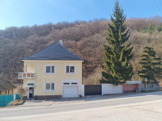 rodinny-dom-s-pozemok-1113-m2-15-km-od-piestan