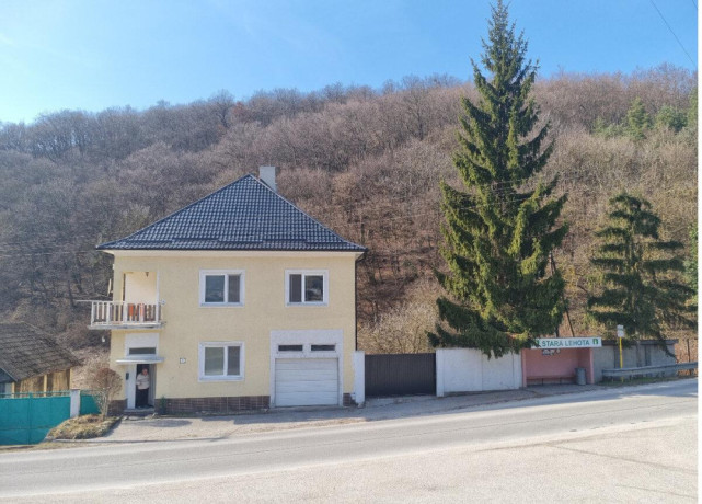 rodinny-dom-s-pozemok-1113-m2-15-km-od-piestan-big-0
