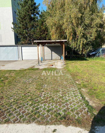 avila-na-predaj-prakticka-garaz-18m2-s-pristreskom-pre-auto-big-3