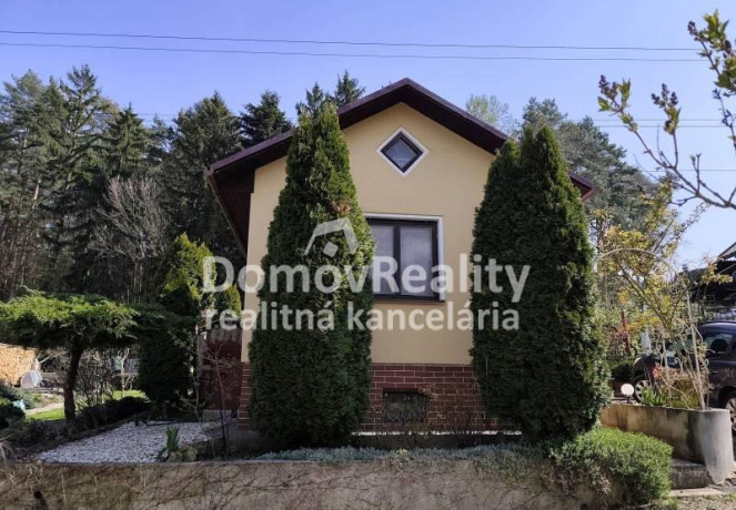 velmi-pekna-rekreacna-chatka-s-pozemkom-298-m2-v-pd-sad-60-big-1