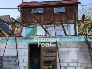 zahrada-s-rozostavanou-chatou-v-kavecanoch