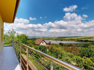novostavba-chaty-s-vyhladom-na-kunovsku-priehradu-bezpecie