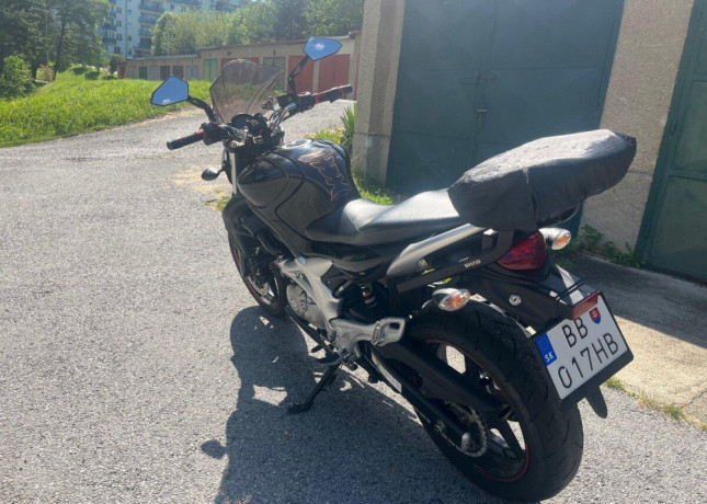 suzuki-sfv-650-gladius-big-3