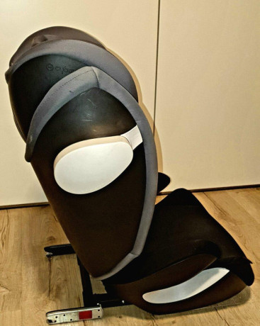 predam-autosedacku-cybex-solution-m-fix-big-1