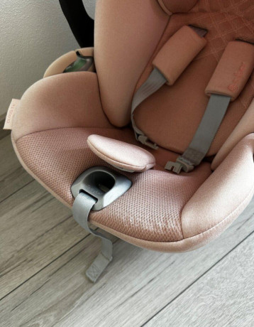 cybex-cloud-t-i-size-plus-big-1