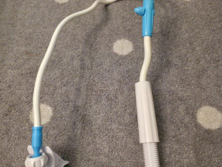 nastavitelny-stojan-na-baby-monitor
