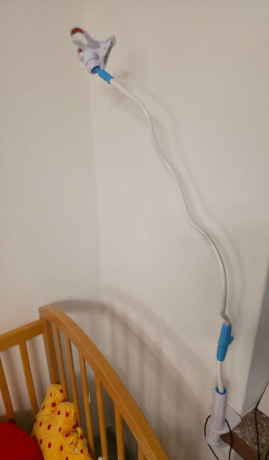 nastavitelny-stojan-na-baby-monitor-big-1