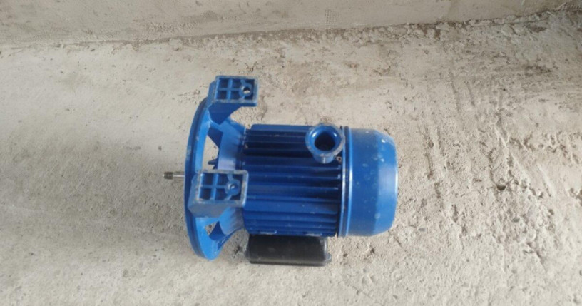 predam-elektromotor-motor-z-cerpadla-big-2