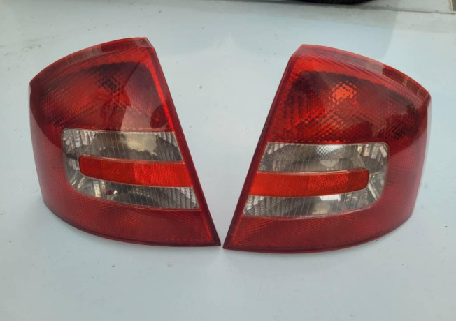 skoda-octavia-ii-svetla-sedan-big-0